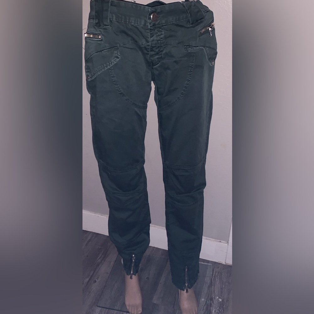 No Smokers Green Pants